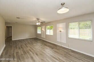 1555 Shirl Ln in Jacksonville, FL - Building Photo - Building Photo