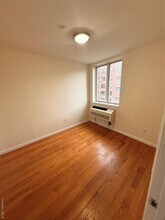 141-27 84th Dr in Queens, NY - Building Photo - Building Photo