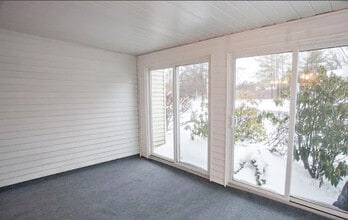 655C Yale Way in Monroe Township, NJ - Building Photo - Building Photo