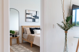 SORA Apartments in Fort Lauderdale, FL - Foto de edificio - Interior Photo