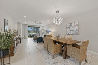 14827 Edgewater Cir in Naples, FL - Building Photo - Building Photo