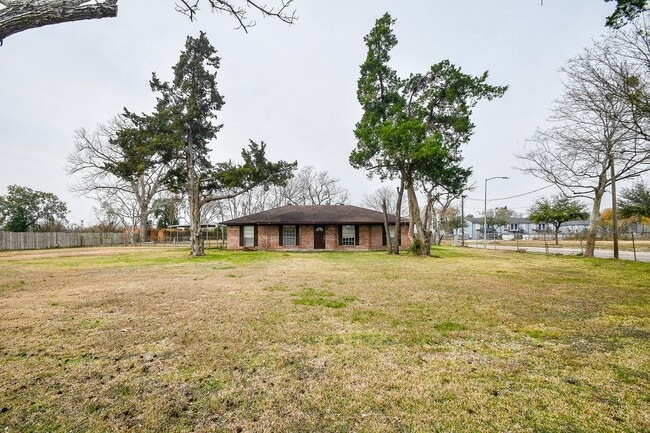 11602 Dover St in Houston, TX - Building Photo - Building Photo