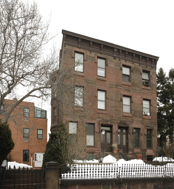 2311 Green St in Philadelphia, PA - Building Photo