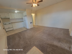 321 S Osage St, Unit 2 in Wichita, KS - Building Photo - Building Photo