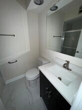 5919 N Kenmore Ave, Unit 325 in Chicago, IL - Building Photo - Building Photo