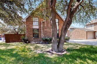 100 Shinoak Valley in Irving, TX - Building Photo - Building Photo