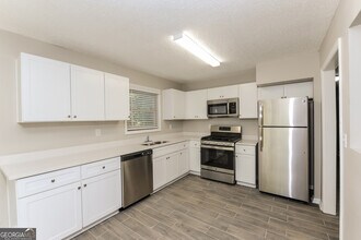 5168 Legendary Ln in Acworth, GA - Building Photo - Building Photo