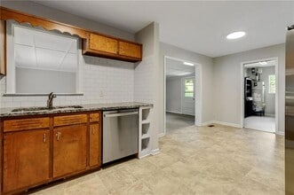 383 Dan Pl SE in Smyrna, GA - Building Photo - Building Photo