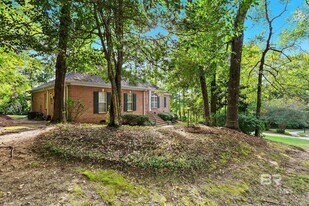 201 Potters Mills Rd in Daphne, AL - Building Photo