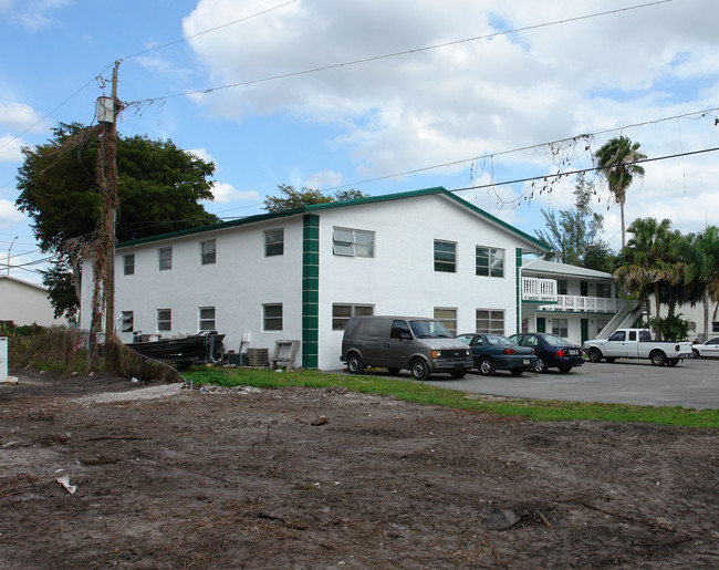 6601 SW 46th St in Fort Lauderdale, FL - Building Photo - Building Photo