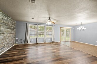 432 Co Rd 4284 in Dayton, TX - Building Photo - Building Photo