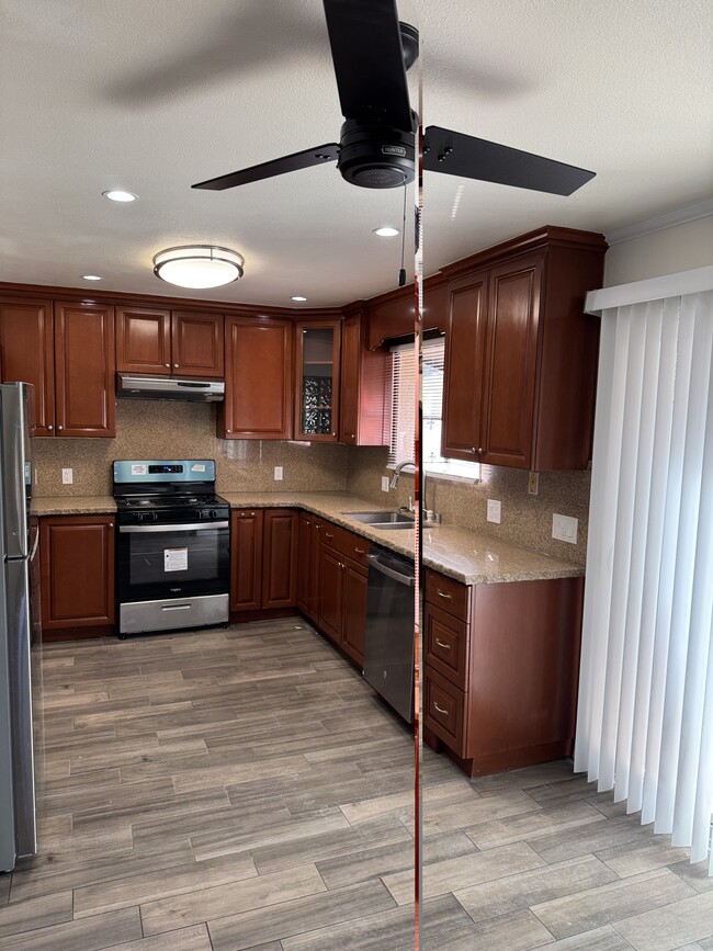 11256 San Lucas Dr, Unit A in Loma Linda, CA - Foto de edificio - Building Photo