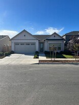 2022 N Sherman St in Hanford, CA - Building Photo