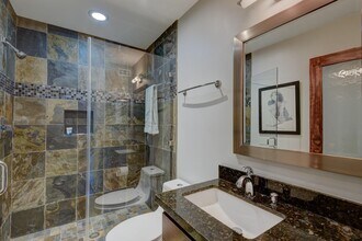 6480 Bayou Glen Rd in Houston, TX - Foto de edificio - Building Photo