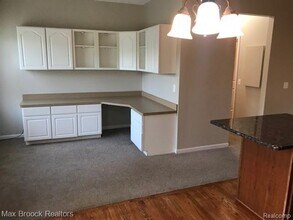 12110 Egret Ln in Walled Lake, MI - Building Photo - Building Photo