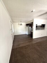 109 Smith Ln in San Marcos, TX - Foto de edificio - Building Photo