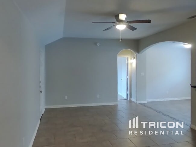 12412 Hunters Cabin Ct in Burleson, TX - Building Photo - Building Photo