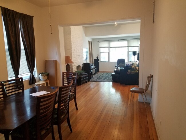 1545 Barry W Ave, Unit 1