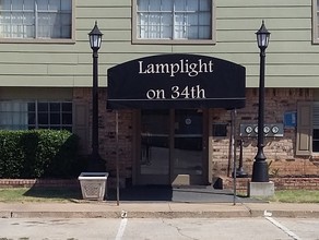 Lamplight Apartments in Oklahoma City, OK - Foto de edificio - Building Photo