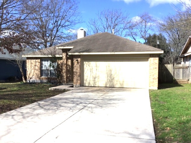 2003 Holly Springs Dr in Taylor, TX - Building Photo