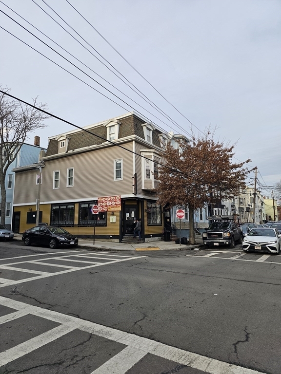 300-302 Saratoga St-Unit -2 in Boston, MA - Building Photo - Building Photo