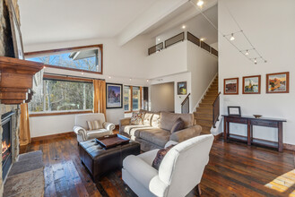 7240 Buckboard Dr in Park City, UT - Foto de edificio - Building Photo