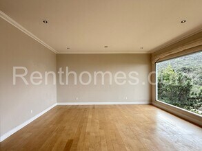 7648 Caminito Coromandel in San Diego, CA - Building Photo - Building Photo