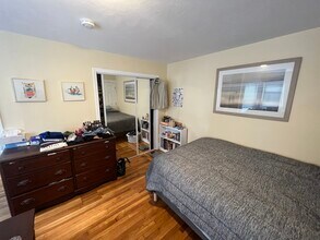 15 Blake St, Unit 4 in Cambridge, MA - Foto de edificio - Building Photo