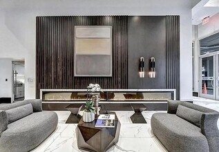 400 W Peachtree St NW, Unit 2514 in Atlanta, GA - Building Photo - Building Photo