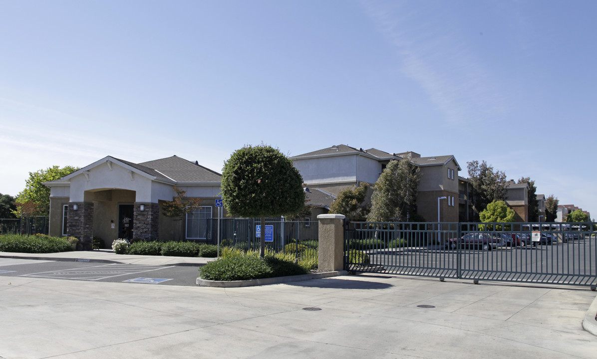 Solano Vista Senior Apartments in Vallejo, CA - Foto de edificio