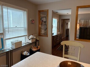 24 Orchard St in Summit, NJ - Foto de edificio - Building Photo