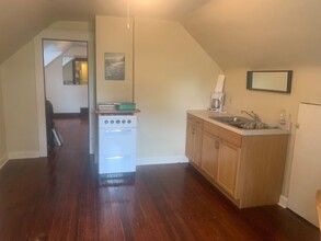1209 Bonnieview Ave in Lakewood, OH - Building Photo - Building Photo