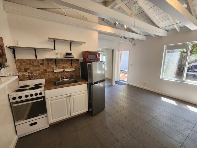 315 Walnut St in Hollywood, FL - Building Photo - Building Photo