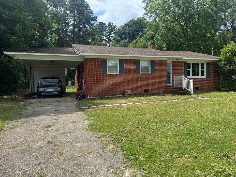 730 Tupelo Cir in Fayetteville, NC - Building Photo