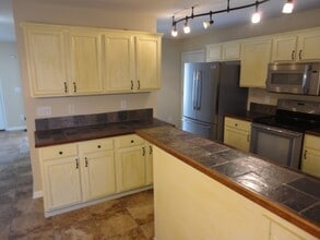 6300 Willowdell Dr in Wake Forest, NC - Foto de edificio - Building Photo