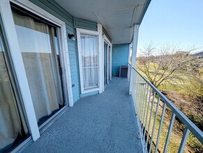 18617 Egret Bay Blvd, Unit 1008 in Houston, TX - Building Photo - Building Photo