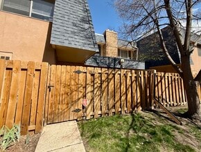7995 E Mississippi Ave in Denver, CO - Building Photo - Building Photo