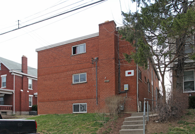 1912 Mills Ave in Cincinnati, OH - Building Photo - Building Photo