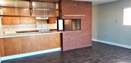 125 6th St, Unit 2 in Seal Beach, CA - Foto de edificio - Building Photo