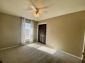 5517 Fountain Head Dr in Enid, OK - Building Photo - Building Photo