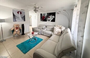 1342 SE 2nd Ave in Cape Coral, FL - Building Photo - Building Photo