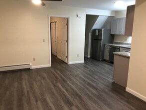 662 Tyler St, Unit 662A Tyler in Pittsfield, MA - Building Photo - Building Photo