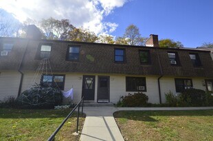 60 Homestead Ln in Brookfield, CT - Building Photo