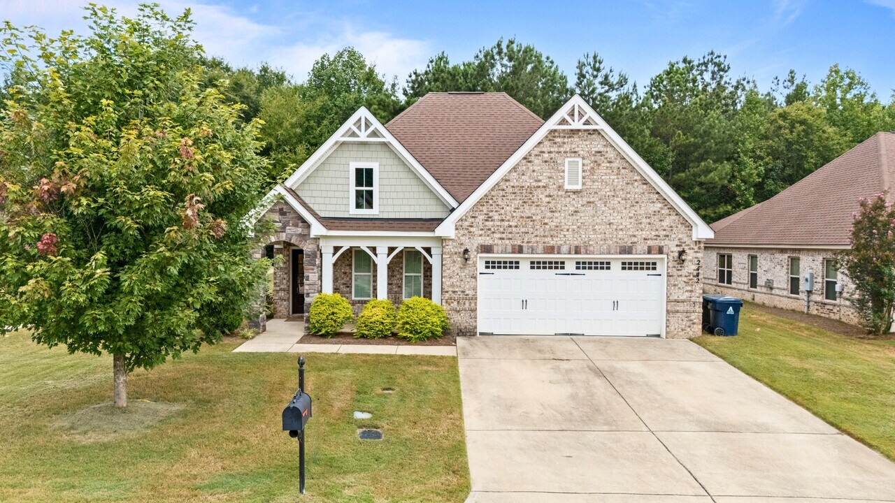 2442 Snowshill Ln in Auburn, AL - Building Photo