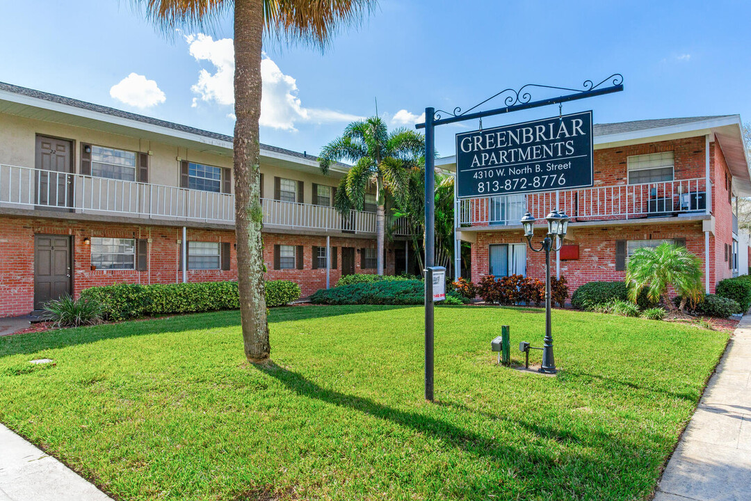 Greenbriar in Tampa, FL - Building Photo