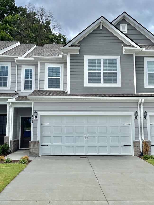 property at 1622 Manuka Ln