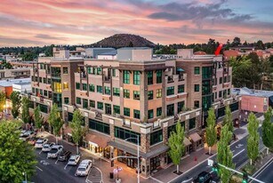 550 NW Franklin Ave in Bend, OR - Building Photo