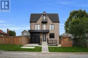 661 Winona Dr in Toronto, ON - Building Photo
