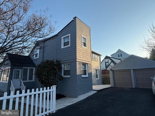 property at 5301 26th St N