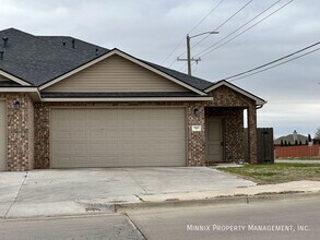 9802 Avenue U in Lubbock, TX - Building Photo - Building Photo